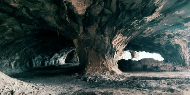 غار نمک حصاریزدان؛ فرصتی برای جذب گردشگران و ماجراجویان است