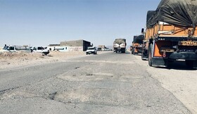 حمل بارهای سنگین از عوامل تخریب زیرساخت‌های جاده‌ای خواف است