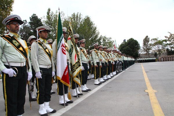 اعتماد به پلیس؛ ضامن امنیت و آرامش در جامعه اعتماد به پلیس؛ ضامن امنیت و آرامش در جامعه