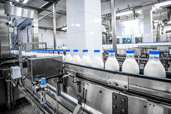 قیمت‌گذاری دستوری شیر؛ سودآوری و انگیزه تولیدکنندگان را تهدید می‌کند
