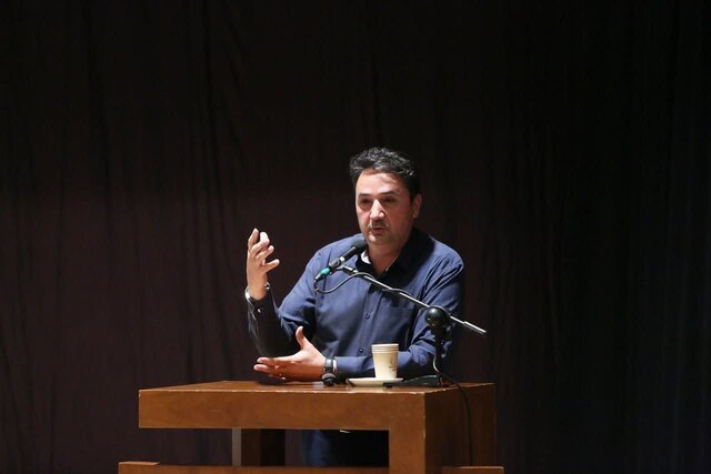 «نامه و باران و نور»؛ بازخوانی رگه‌های فیروزه‌ای اندیشه مولانا