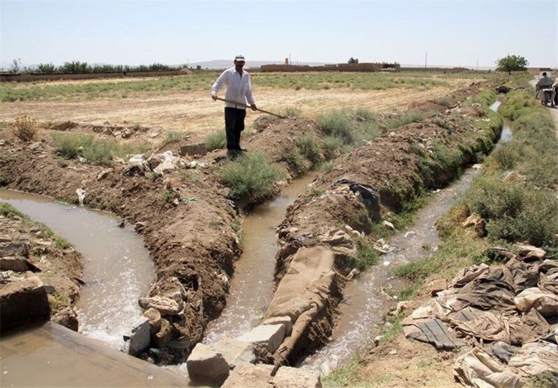آغاز آماده‌سازی زمین و کاشت محصولات زراعی توسط کشاورزان خاش - ایسنا