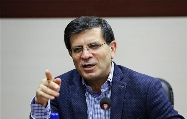 شعر، حاصل هوشمندی در انتخاب کلمات و شناخت مخاطب است شعر، حاصل هوشمندی در انتخاب کلمات و شناخت مخاطب است