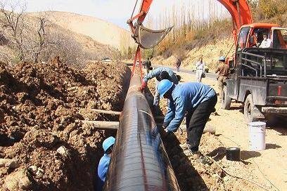 لوله‌های فرسوده و ترک‌خورده‌ای که سرمایه حیاتی را می‌بلعند