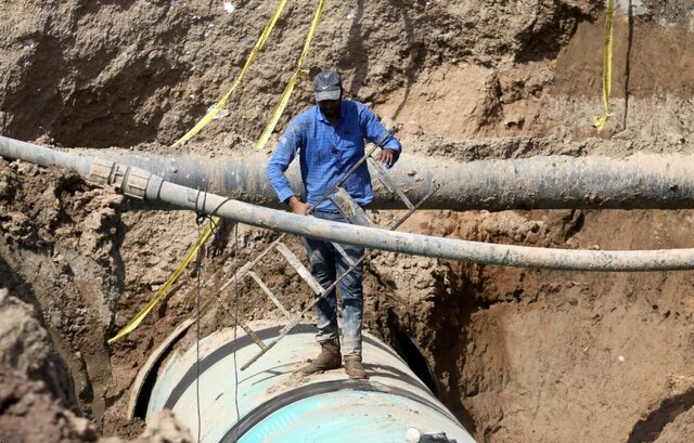 لوله‌های فرسوده و ترک‌خورده‌ای که سرمایه حیاتی را می‌بلعند