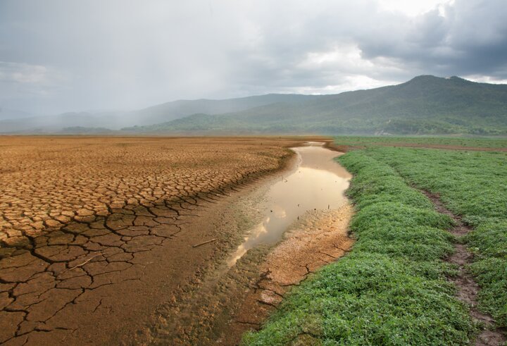 جهان تشنه است