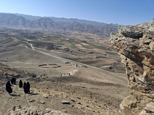 عضو شورای روستا: دانش‌آموزان آبگرم برای استفاده از اینترنت باید به ارتفاعات بروند