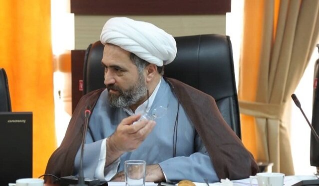 کانون‌های مساجد تنها به دنبال جذب افراد هم‌فکر خودشان نباشند