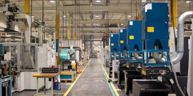 فعالیت کارخانه‌های آمریکا به قعر رسید