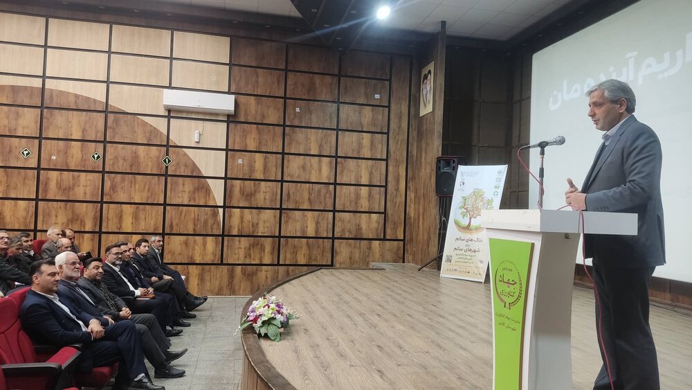 فرماندار کاشمر: عامل بحرانی شدن وضعیت خاک و منابع آبی نتیجه بی‌توجهی به هشدارهای فعالان محیط‌زیست است