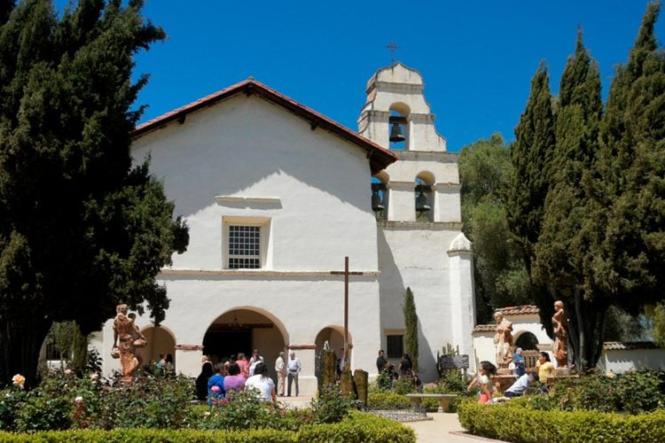 مراسم انقلاب زمستانی در برخی کشورها