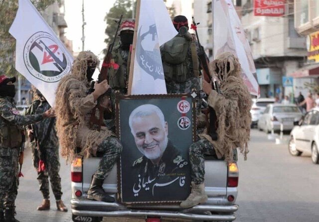 یک استاد دانشگاه: سردار سلیمانی، حماس و حزب‌الله را شکست‌ ناپذیر کرد