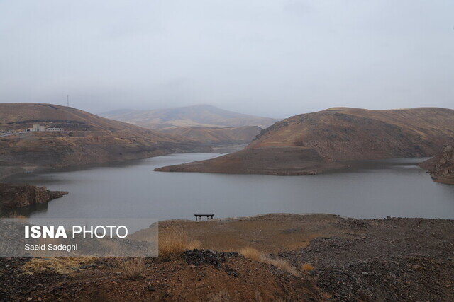 فرماندار: سنگ بستر سخت و محدودیت منابع، چالش اصلی تأمین آب شرب باخرز است