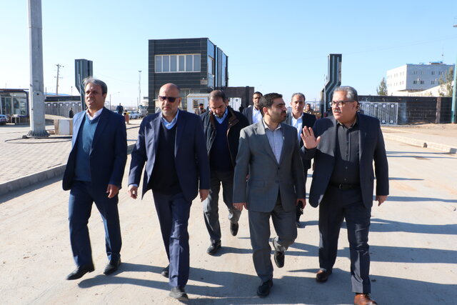 ظرفیت تجارت ایران و افغانستان بالفعل نشده است/دولت باید از دخالت در منطقه آزاد پرهیز کند