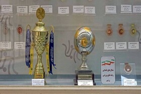 اهدای بیش از ۱۲۰۰ مدال و شیء نفیس به موزه حرم مطهر رضوی