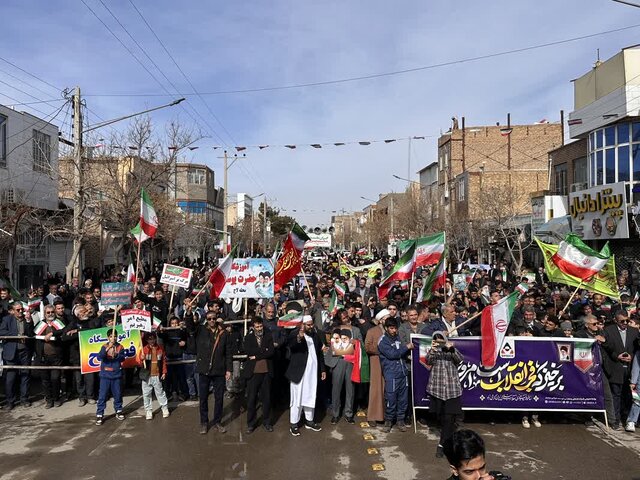 یک ملت پشت ایران مقتدر به میدان آمد