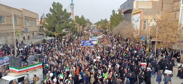 یک ملت پشت ایران مقتدر به میدان آمد