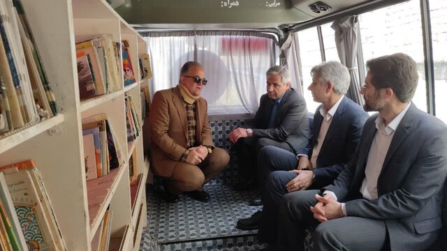 فرماندار: کتابخانه سیار؛ پل ارتباطی عدالت فرهنگی در روستاهای کم‌برخوردار است