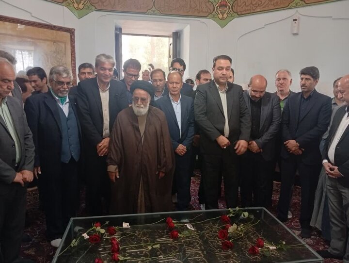 گلباران آرامگاه عطار نیشابوری؛ فرصتی برای پاسداشت میراث عرفانی ایران