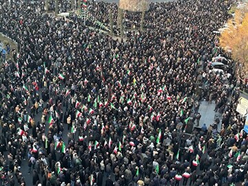 وحدت، مقاومت و ایمان، ستون‌های اقتدار ملی در برابر جنایت‌های آمریکا و اسرائیل
