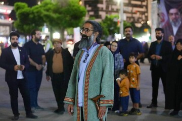 «در هوای حرم بمان»؛ پیوند تئاتر خیابانی با فرهنگ ایرانی و آموزه‌های رضوی