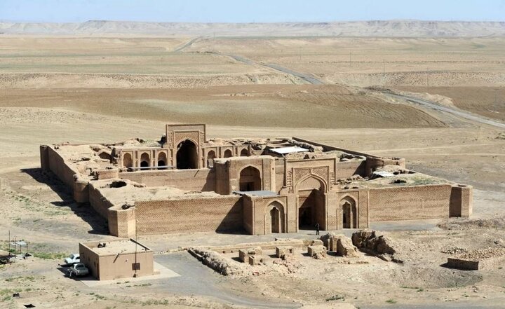 رباط شرف، شاهکار آجر و تاریخ در کویر