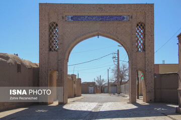 تداوم حضور گردشگران در روستای ریاب علیرغم کاهش توریست‌های خارجی