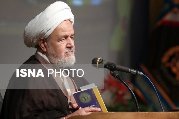 مذاکرات باید هوشمندانه و با تکیه بر مطالبات برحق مردم ادامه یابد