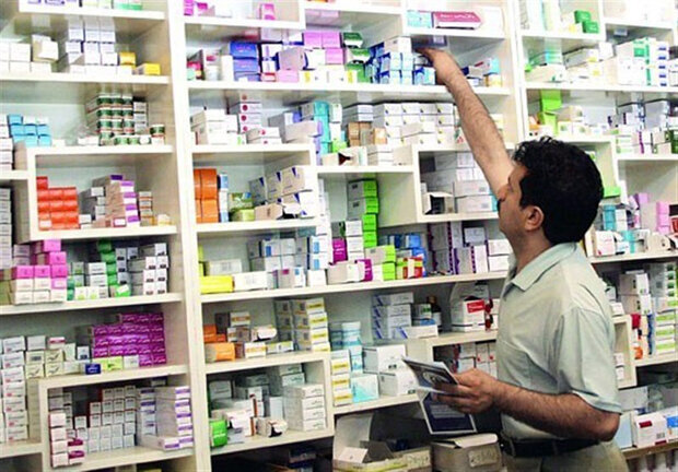 بلوکه شدن ۱۰ ماهه پول داروسازان، زنجیره تأمین دارو را با مشکلات جدی مواجه کرده است