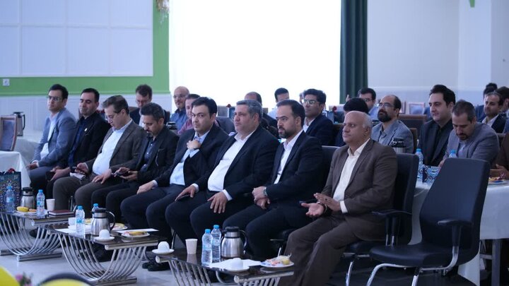 جلوگیری از مهاجرت نخبگان باید به یک اصل در کشور تبدیل شود