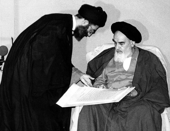 یک استاد دانشگاه: نسبت اندیشه رهبر شهید با امام خمینی(ره)، استمرار همراه با توسعه است