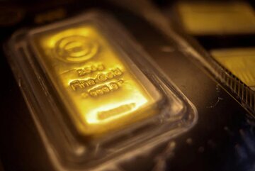 طلای جهانی از پیشروی بیشتر باز ماند