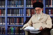 یک مسئول: شعر در نگاه رهبر شهید انقلاب، رسانه‌ای برای هویت‌سازی و تمدن‌سازی بود
