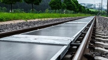 دومین راه‌آهن خورشیدی جهان در ایتالیا احداث می‌شود