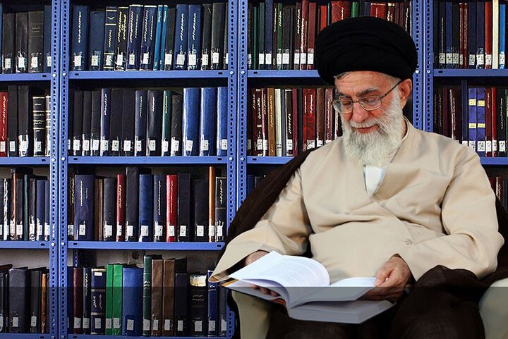 یک مسئول: شعر در نگاه رهبر شهید انقلاب، رسانه‌ای برای هویت‌سازی و تمدن‌سازی بود