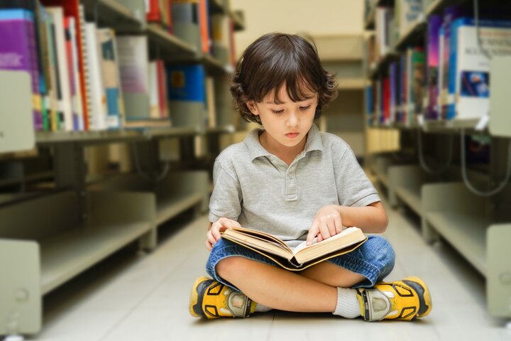 چرا کودکان از کتابخوانی دور می‌شوند؟