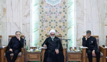 تولیت آستان قدس رضوی: درآمدهای حاصل از حضور زائران باید صرف زیرساخت‌های زیارت شود