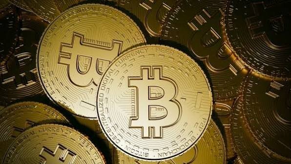 بیت‌کوین از مرز ۸۰ هزار دلار عقب‌نشینی کرد