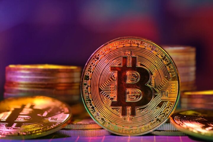 بیت‌کوین طاقت نیاورد و دوباره سقوط کرد