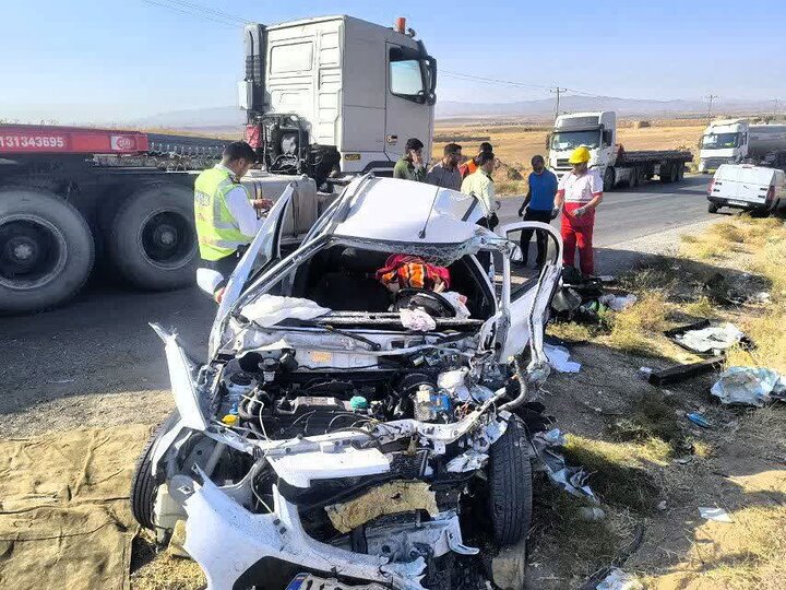 برخورد خودروی سواری با تریلی در محور مشهد - فریمان؛ یک کشته و ۳ مصدوم برجای گذاشت