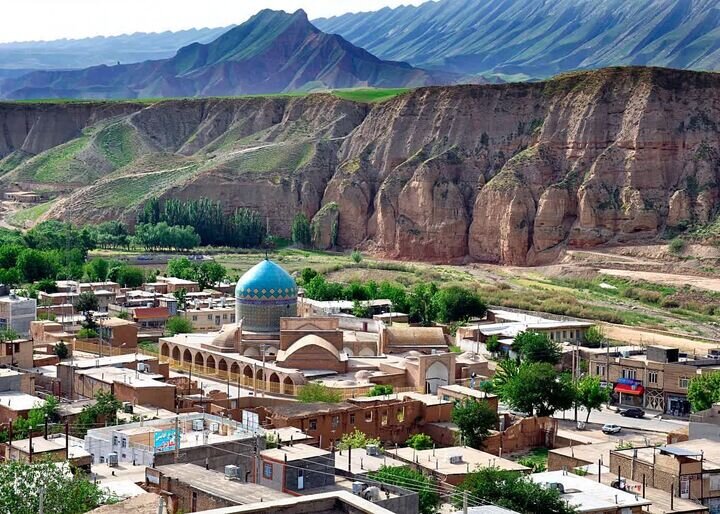 مسجد کبود گنبد؛ بازتاب هنر ۹۰۰ ساله تاریخ