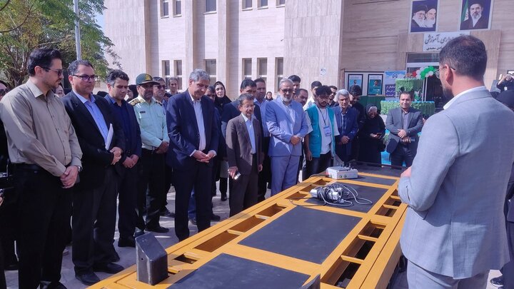 برای اولین بار در کشور ماشین برقی حمل لولههای سنگین در تونلهای معادن طراحی و ساخته شد