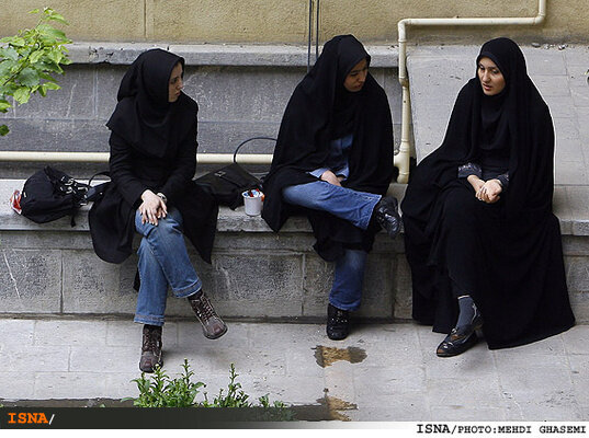 تغییر ساختار خانواده چه پیامدهایی برای روابط اجتماعی دانشجویان دارد؟