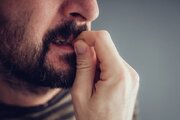 رفتارهای پرتکرار روزمره چه زمانی می‌توانند نشانه‌ای از مشکلات سلامت روان باشند؟
