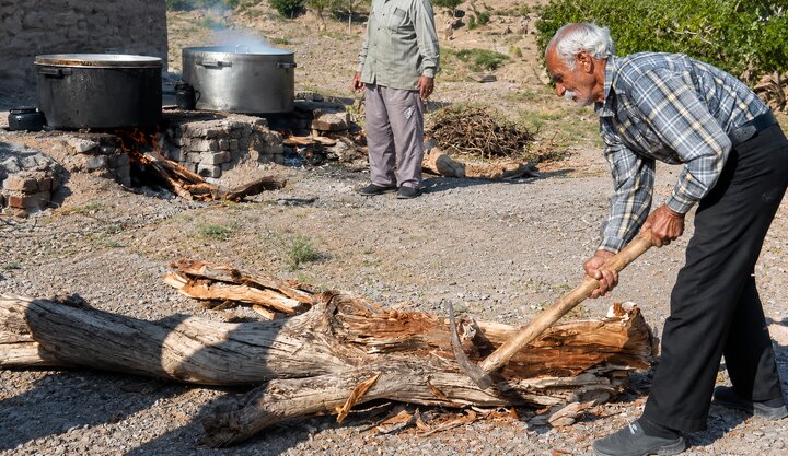 وقتی سرمای زمستان، تبر را به جان کُنده‌ها می‌انداخت