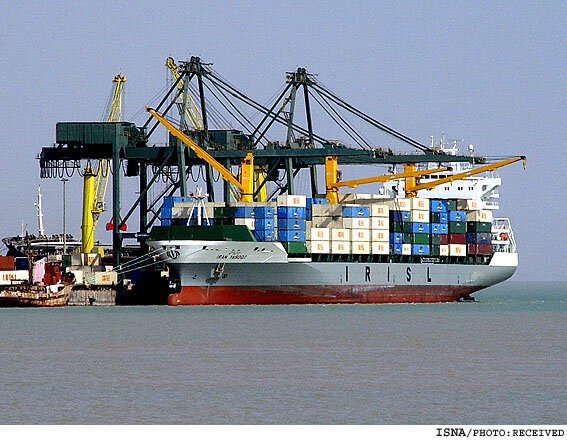واردات کالاهای اساسی و مشکل تکراری/ ۳۶ کشتی در لنگرگاه بندرامام منتظرند