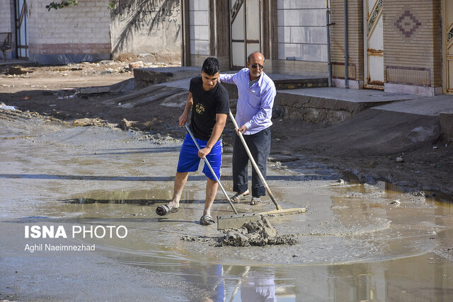 گندزدایی و آهک‌پاشی مناطق آبگرفته آبادان و خرمشهر