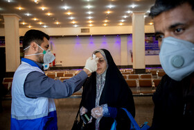 کنترل مسافران و ضدعفونی ایستگاه راه‌آهن اهواز
