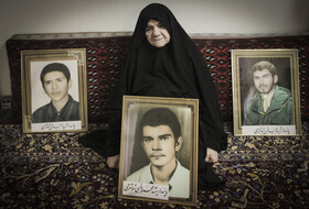 مادر شهیدان محمود، احمد و مجید خمبی شوشتری