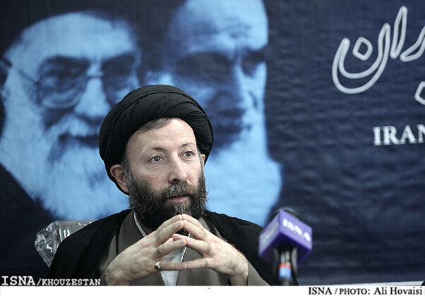 تعابیر موجود در قرآن برای آشنایی با عظمت شخصیت پیامبر کافی است